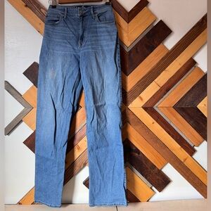 Hollister Ultra High-Rise Dad Jeans